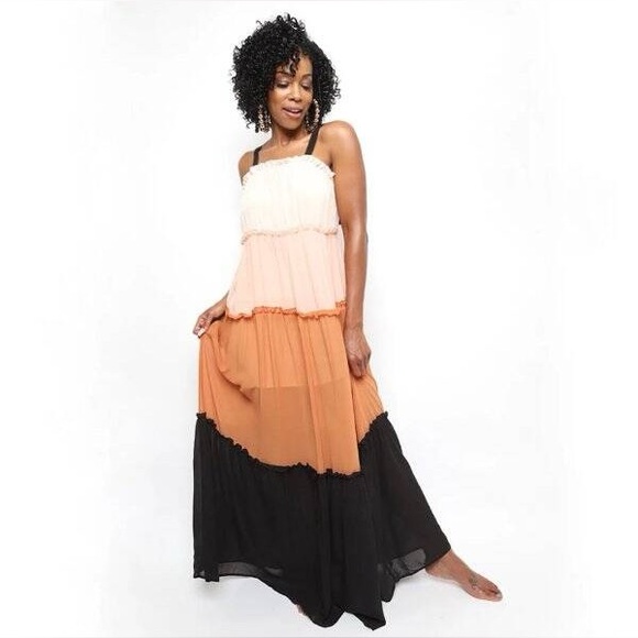 Women’s Dress - Picture 2 of 10